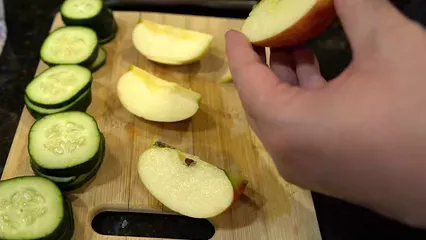 Horizontal video: Person slicing an apple 5534960. Duration: 40 seconds. Resolution: 3840x2160