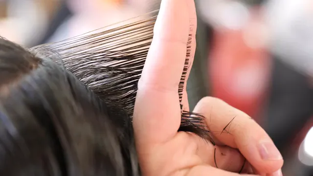 Horizontal video: Professional haircutting techniques close up 29256985. Duration: 18 seconds. Resolution: 3840x2160
